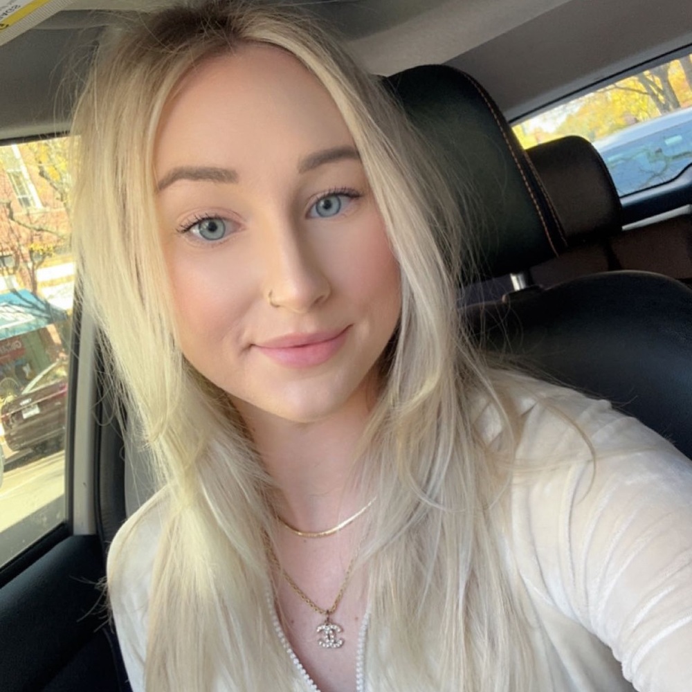 Meet your Posher, Emily